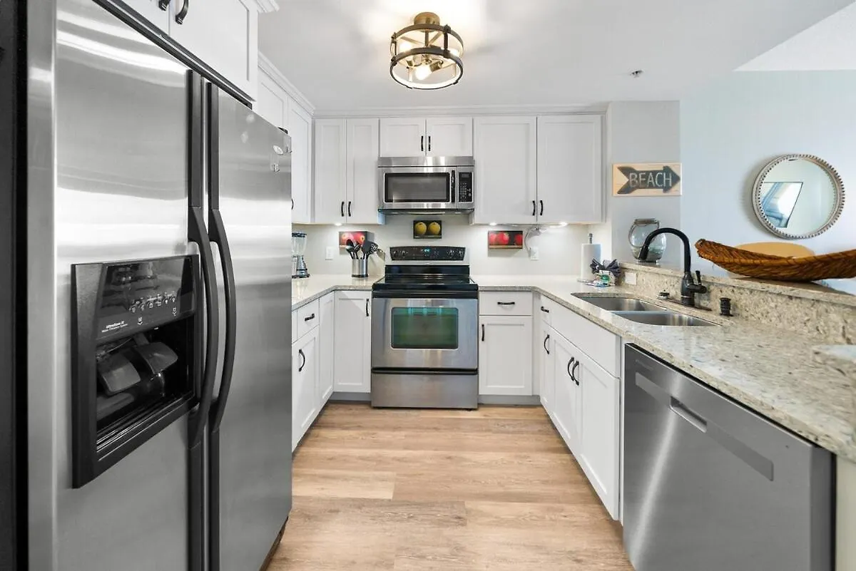 Apartment Calypso 908W Stunning Condo, Beach Front, And Immaculate Panama City Beach