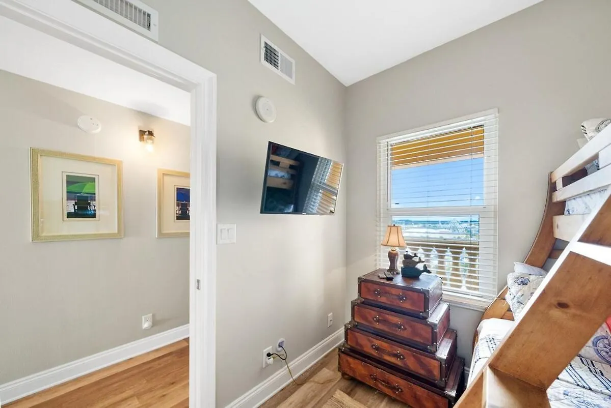 Calypso 908W Stunning Condo, Beach Front, And Immaculate Panama City Beach 0*,