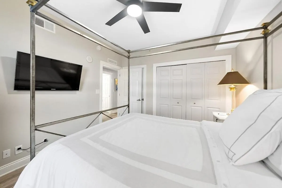 Calypso 908W Stunning Condo, Beach Front, And Immaculate Panama City Beach