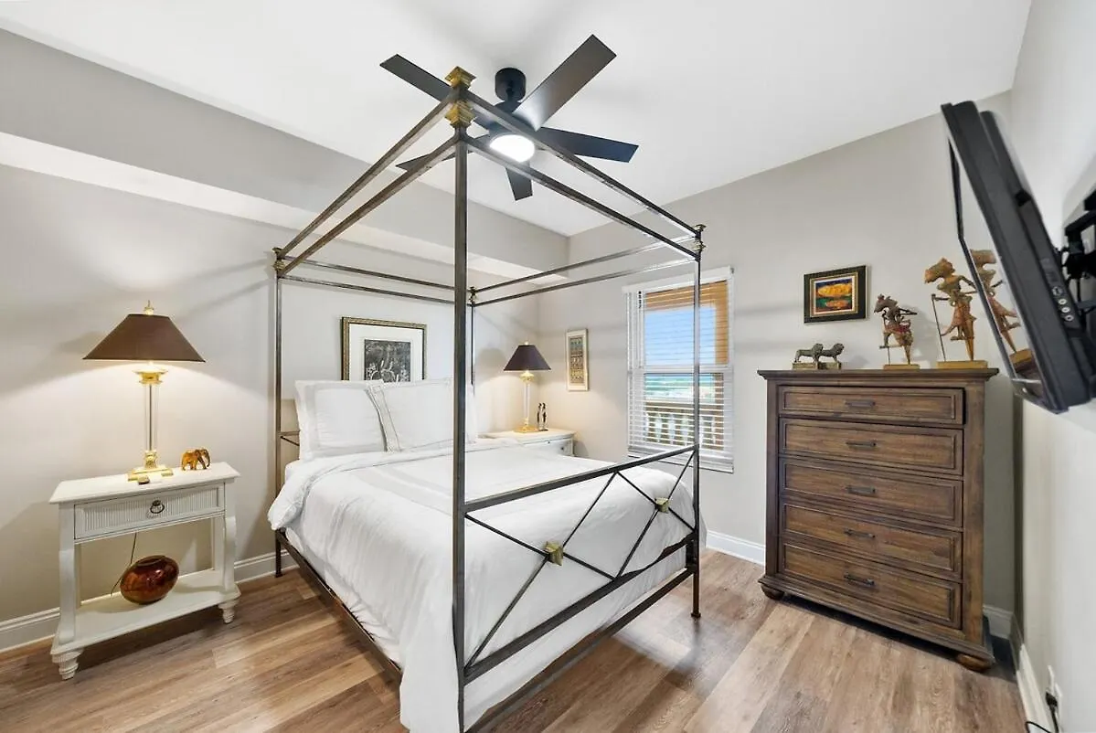 Calypso 908W Stunning Condo, Beach Front, And Immaculate Panama City Beach Apartment
